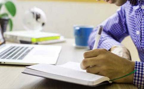 ��ķ�����v�U(xi��n)ӛ���x��У����A15ƪ��