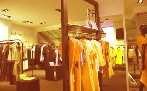 【薦】服裝銷售個人年終工作總結(jié)