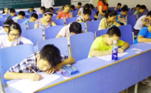 ��ԇ��˼����300�־��A[10ƪ]