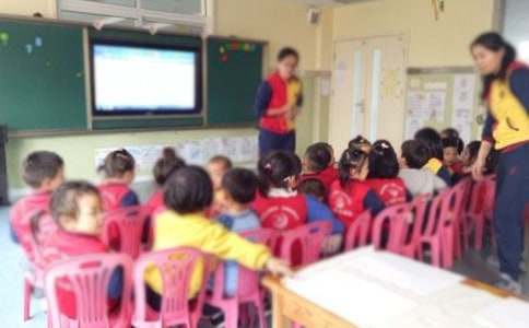 �׃��@��ཡ�����(d��ng)�̰����ғQ���ˡ�����˼��ͨ��11ƪ��