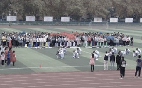 操場上的笑聲作文300字